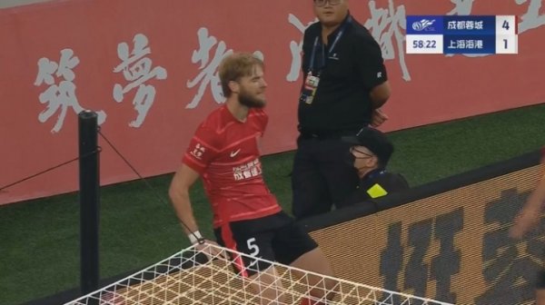 再度拉开比分！莱切特后点头球破门，蓉城4-1晋升海港